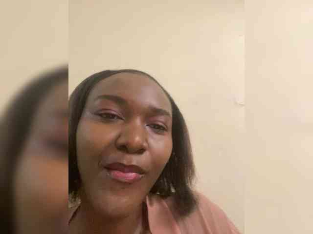 EbonySinclair bongacams live cam model
