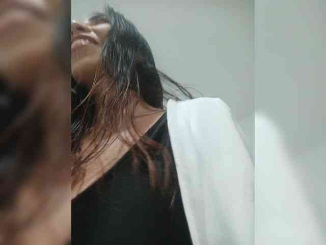 RosseHarper bongacams live cam model