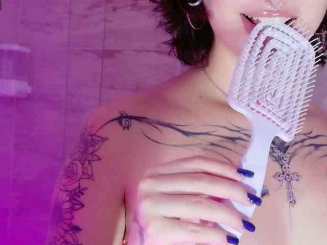 CloeeMiller bongacams live cam model