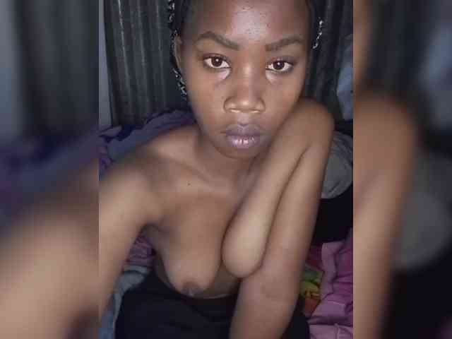 Tanuh bongacams live cam model