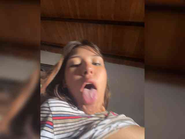 Lilith-10 bongacams live cam model