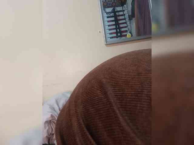 PrettyJennie bongacams live cam model