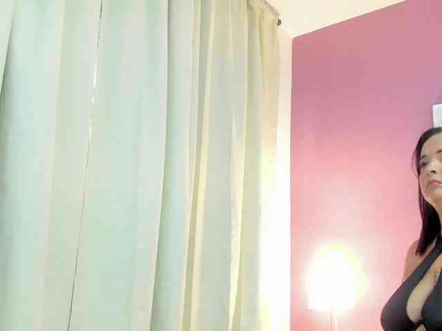 AliciaBaker bongacams live cam model