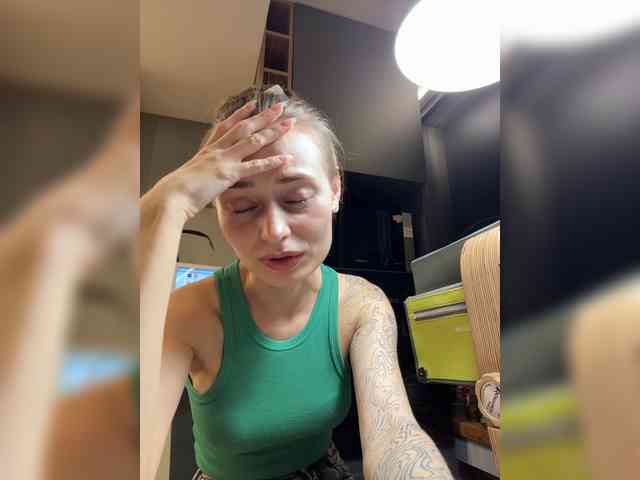 LunaStitch3 bongacams live cam model