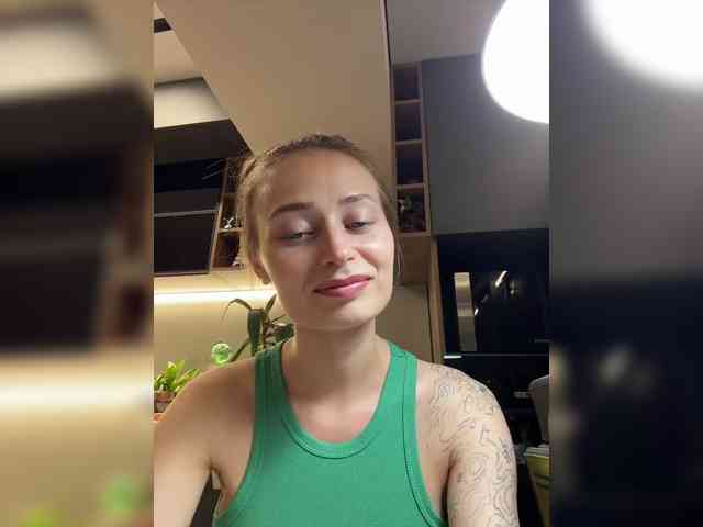 LunaStitch3 bongacams live cam model