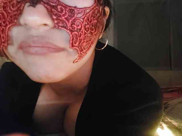 Mentas011 bongacams live cam model
