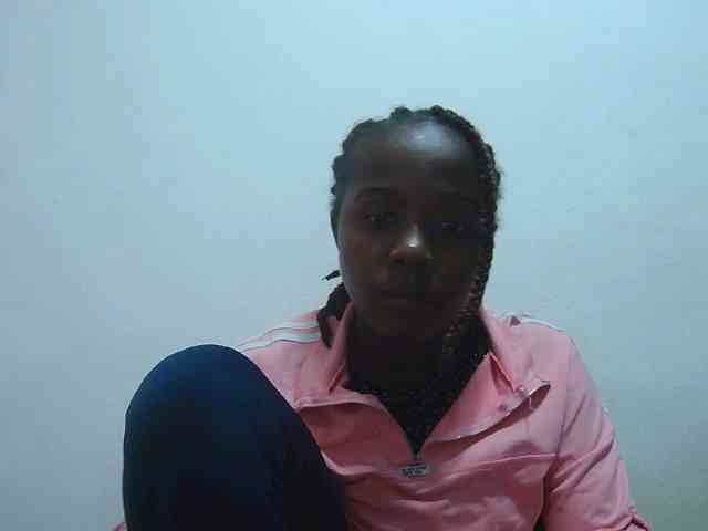 Tinah2 bongacams live cam model