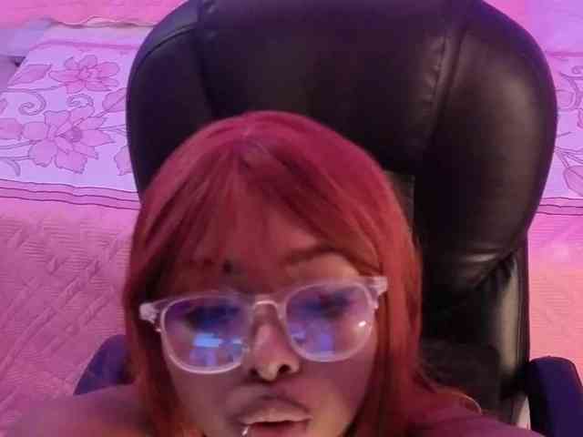 ChelsieDouce bongacams live cam model