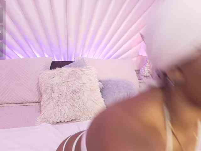 ChelsieDouce bongacams live cam model