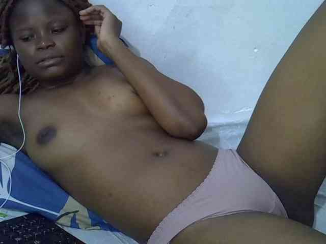 Daah bongacams live cam model