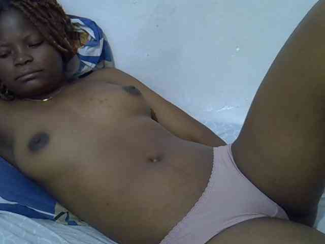 Daah bongacams live cam model