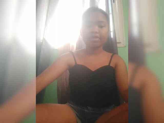 Nathykis bongacams live cam model
