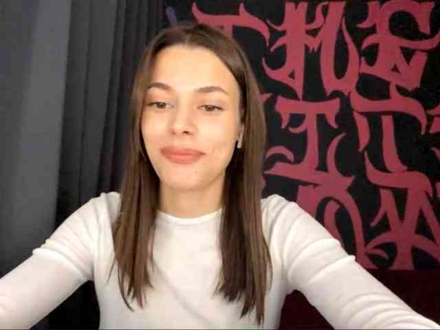 MaeNolder bongacams live cam model