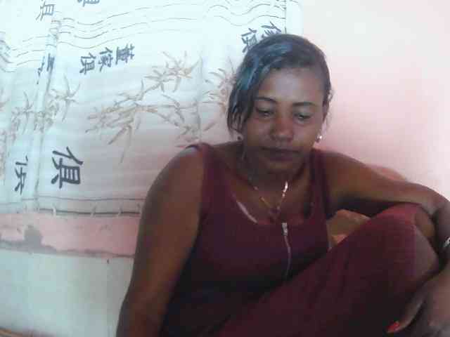 Alda26a bongacams live cam model