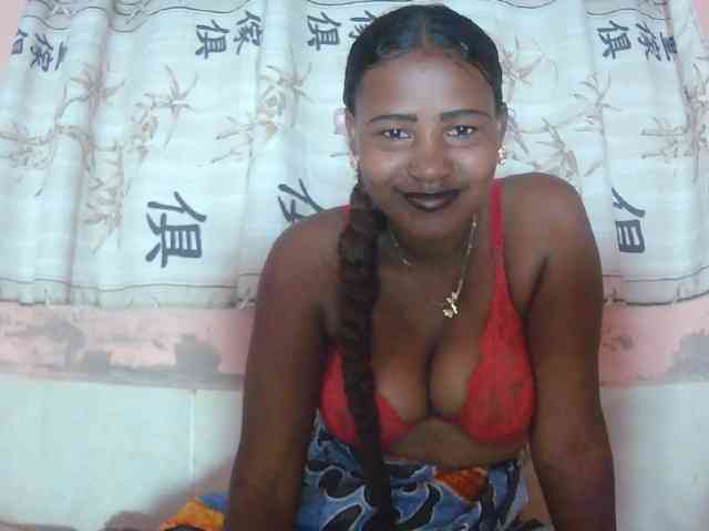 Alda26a bongacams live cam model