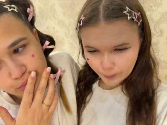 TwoLesbyBaby bongacams live cam model