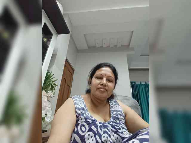 Aishwaryaa bongacams live cam model