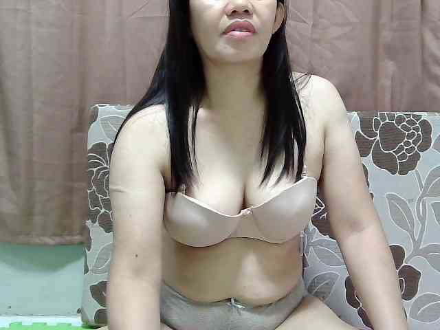 Daniaa1 bongacams live cam model