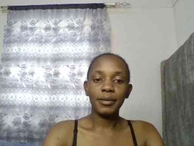 Minimochie bongacams live cam model