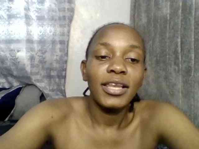 Minimochie bongacams live cam model