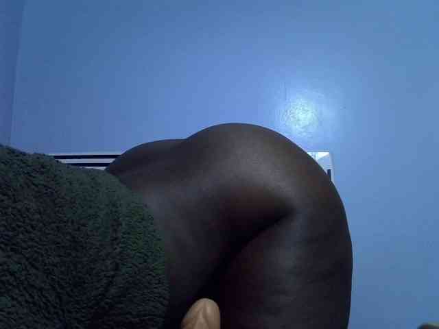 Booty-empress bongacams live cam model