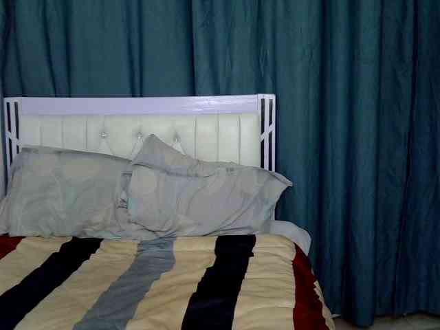 PetiteCocoo bongacams live cam model