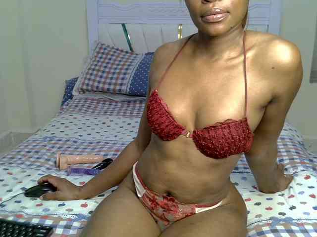Prettysirenn bongacams live cam model