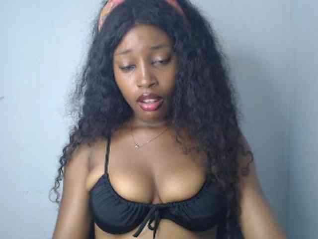 Nastygem bongacams live cam model