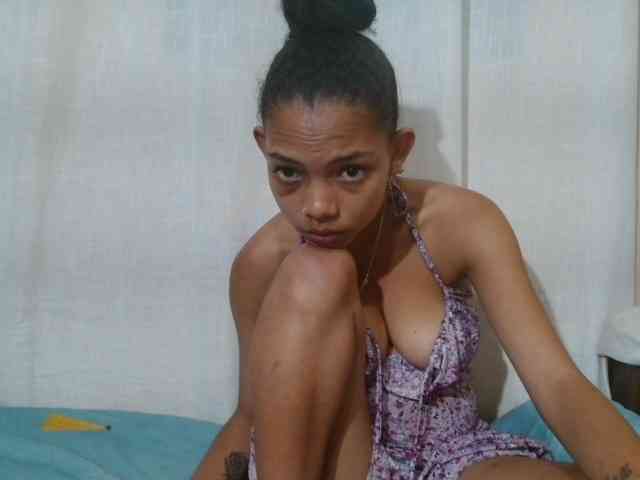 Rayelebang bongacams live cam model
