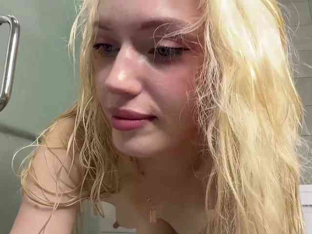GayleneCessna bongacams live cam model