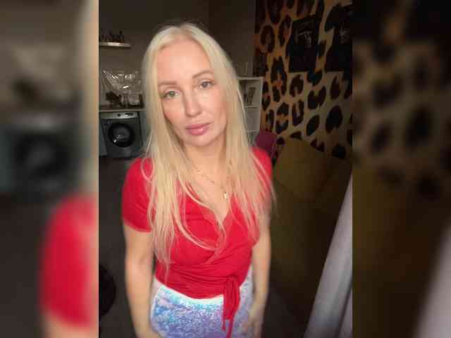 Lava03 bongacams live cam model