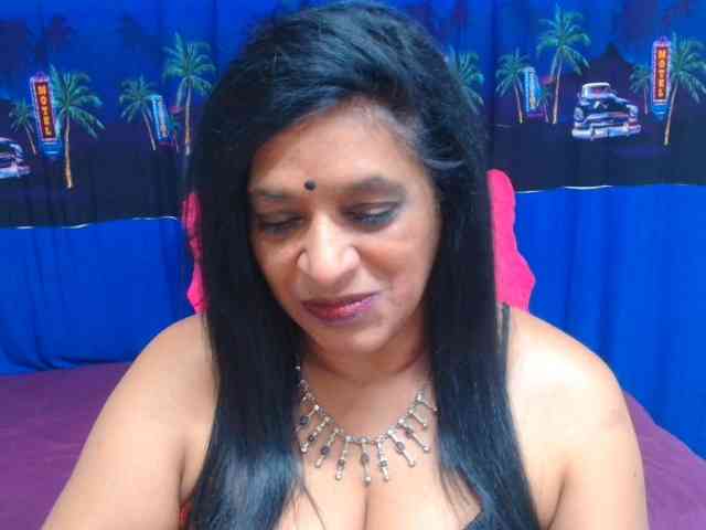 INDIANFUSION786 bongacams live cam model