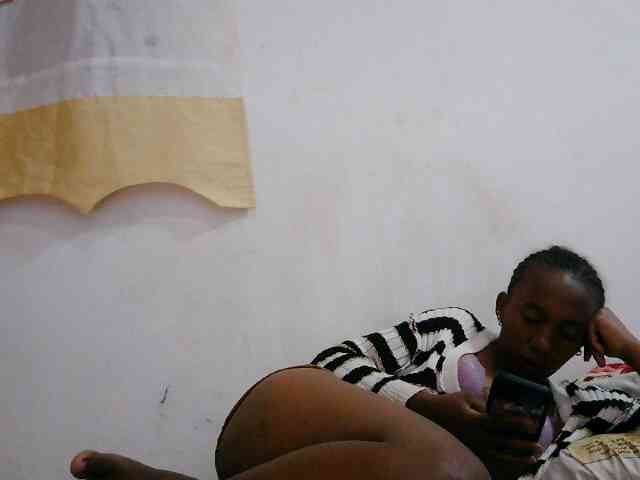 Sinah bongacams live cam model