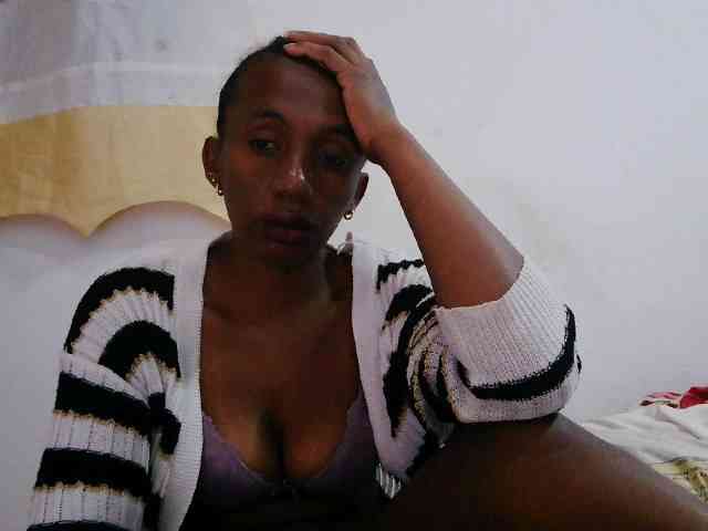 Sinah bongacams live cam model