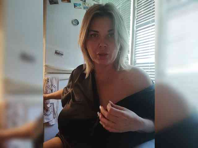Belka48a bongacams live cam model