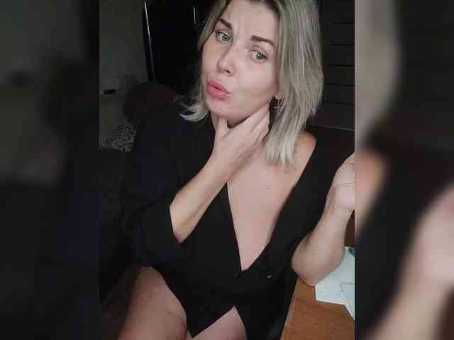 Belka48a bongacams live cam model