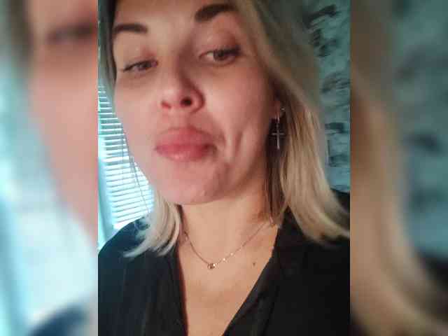 Belka48a bongacams live cam model