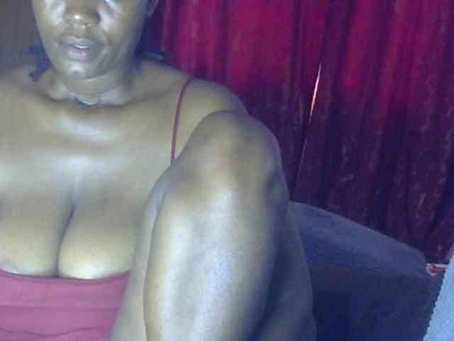 Keylinda75 bongacams live cam model