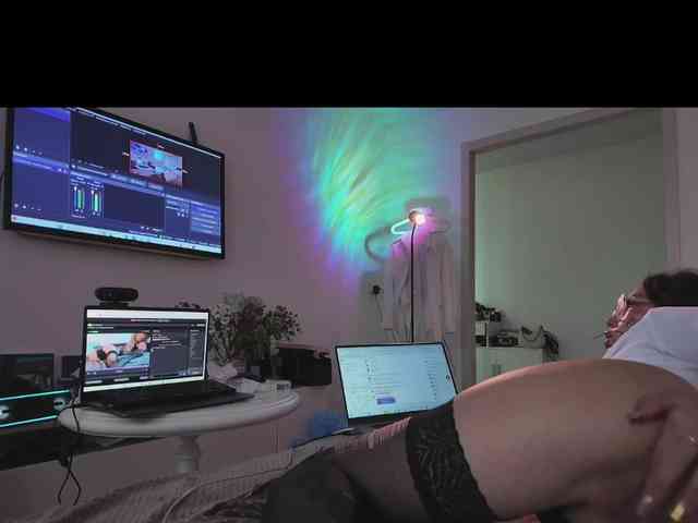 Conceluna2 bongacams live cam model
