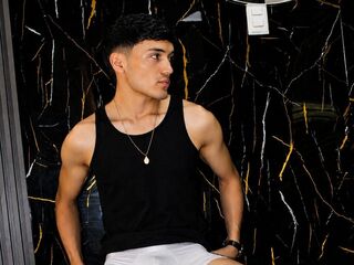 AronnDark livejasmin live cam model