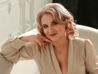 AvrilMillers livejasmin live cam model