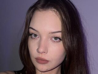 AmilyUiUi live cam