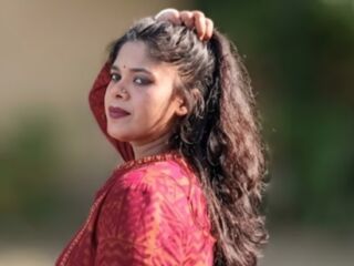 AparaLuxe livejasmin live cam model