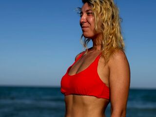 AryaHunt livejasmin live cam model