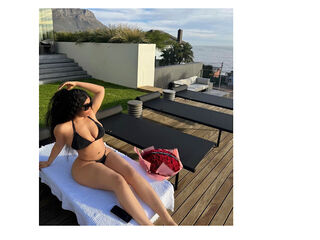 SarraJames live cam