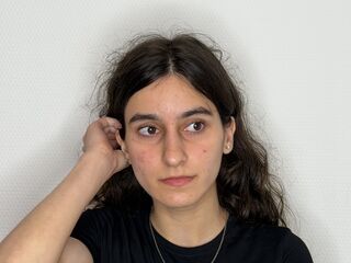 FondaYarbro livejasmin live cam model