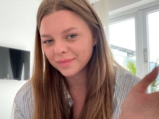 TeneshaQuinerly livejasmin live cam model