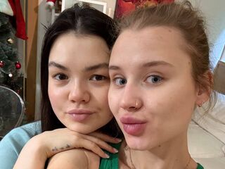 ScarlettAndBenit livejasmin live cam model