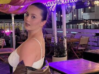 KyleeBig livejasmin live cam model