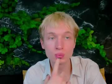 adrianluks live cam